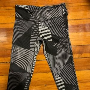 Gap fit leggings cropped size XS